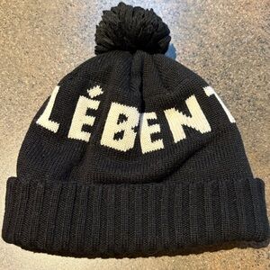Black Pom-Pom Beanie
